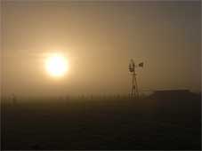 Romantischer Sonnenaufgang über der Landschaft Argentiniens